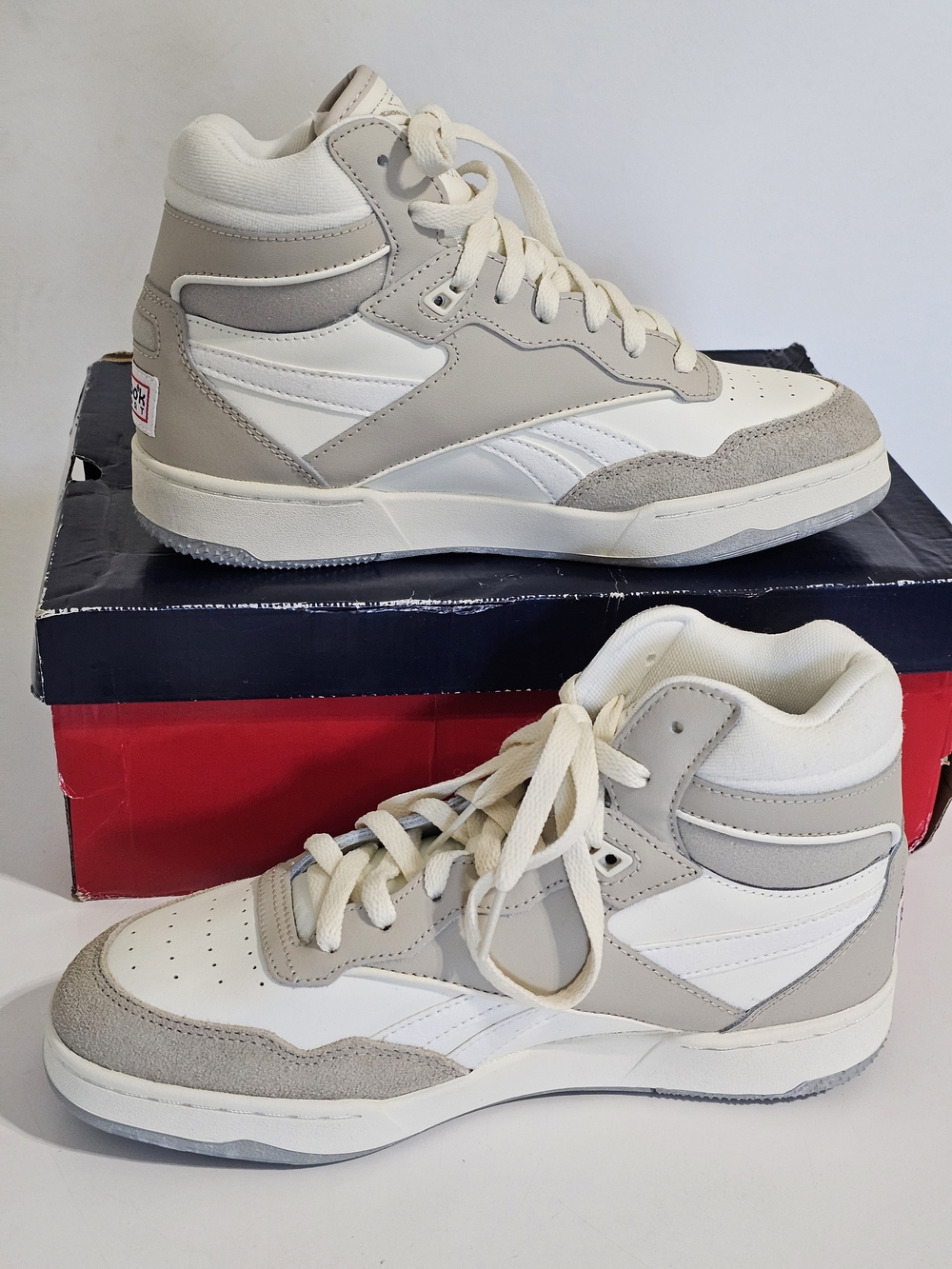Reebok Bb 4000 ll Mid WMNS Chalk  Moonstone NIB
